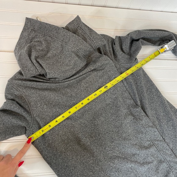 LULUEMON Savasana Wrap Drape Jacket Size 4 - Gray Mock Neck Pocket Asymmetrical - Picture 8 of 10